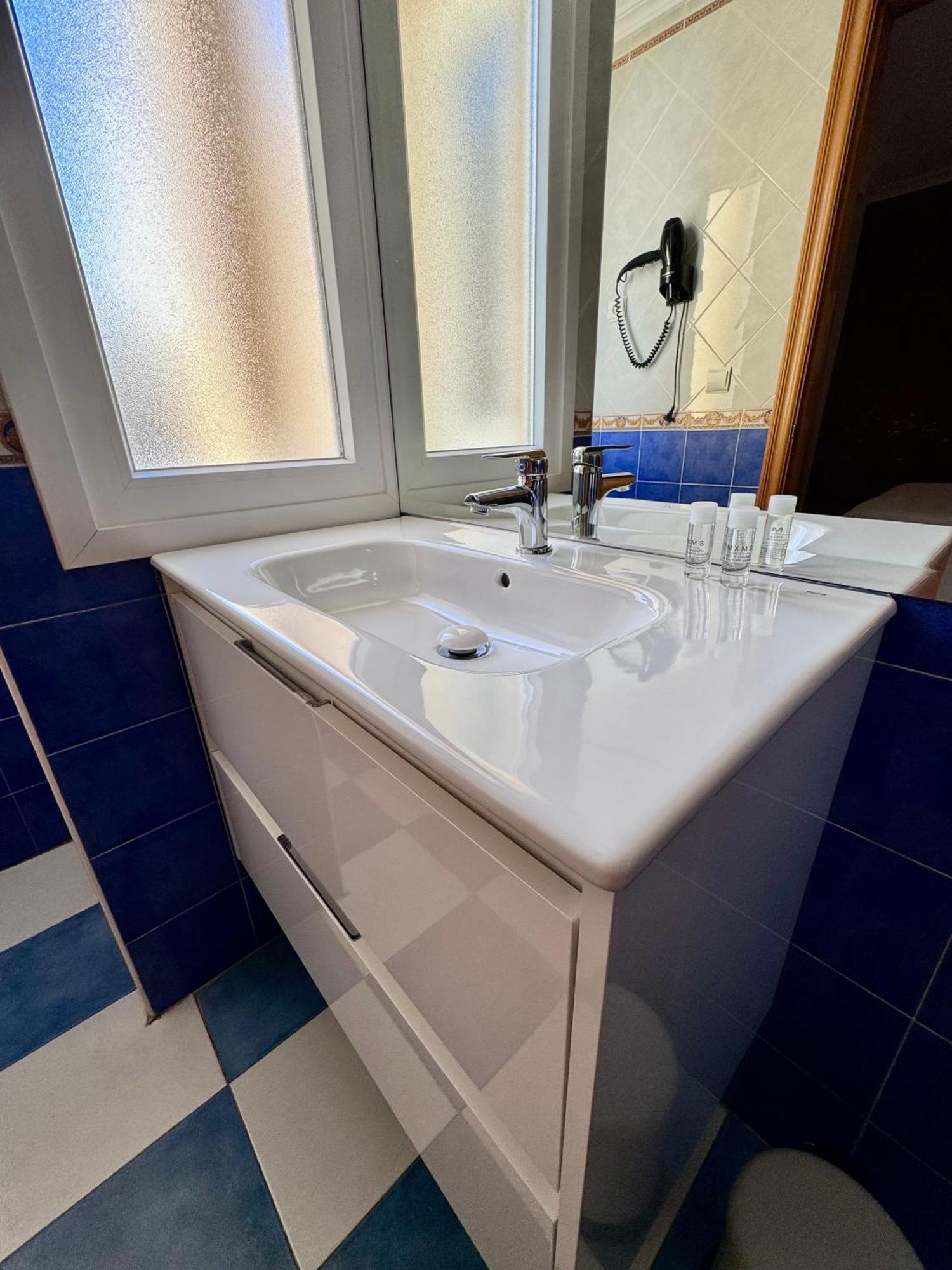 Apartamentos Nina De Oro Torremolinos Esterno foto